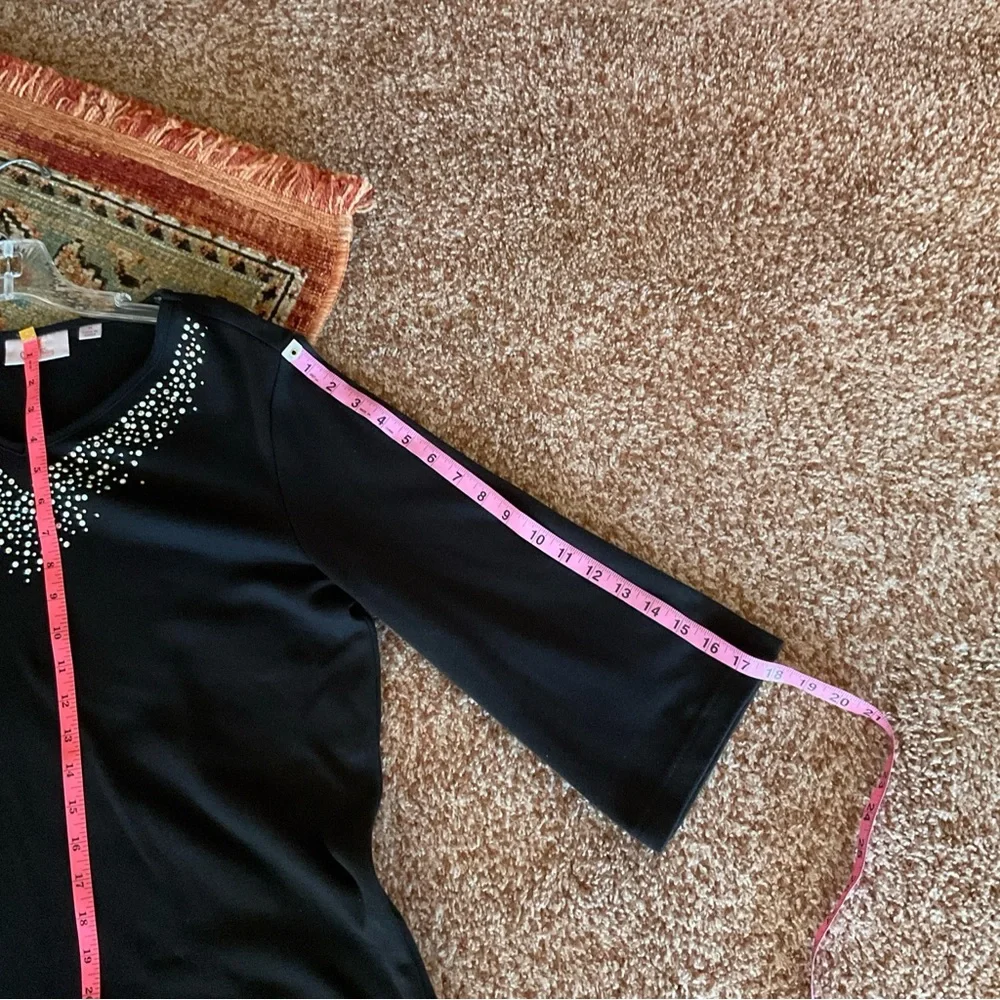 Quacker Factory Black with Rhinestuds Blouse, v-neck, 3/4 sleeve, gorgeous - Picture 12 of 13